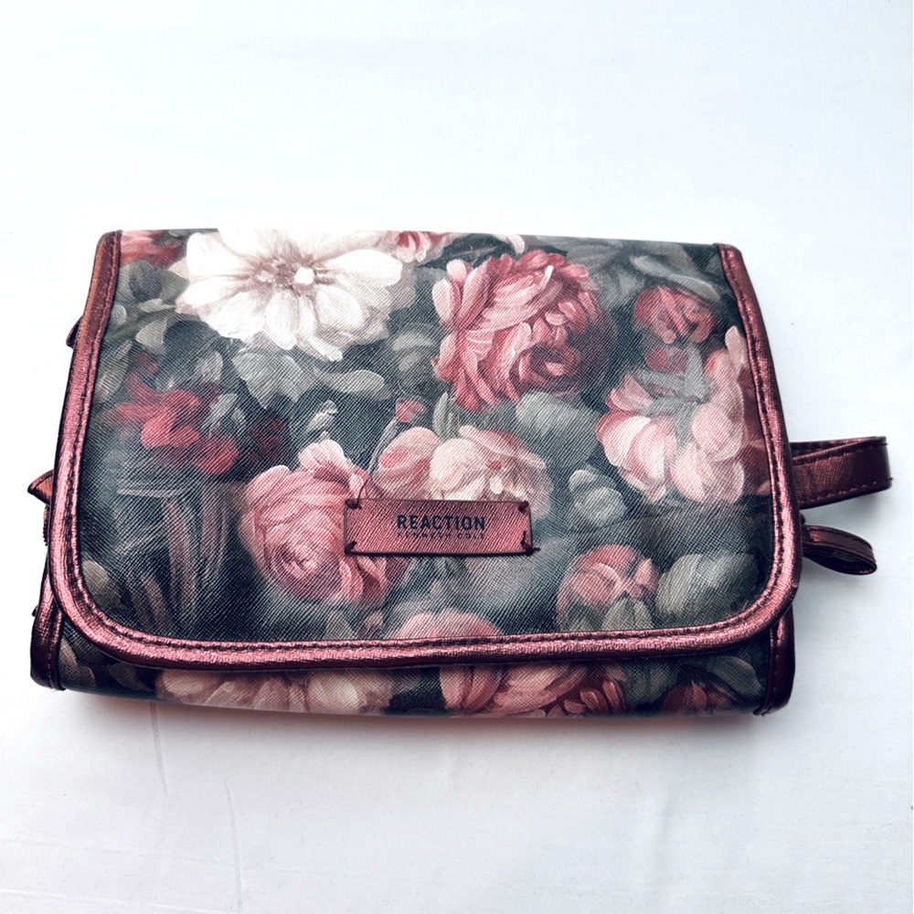 Kenneth Cole Cosmetics Travel Bag with Floral Design